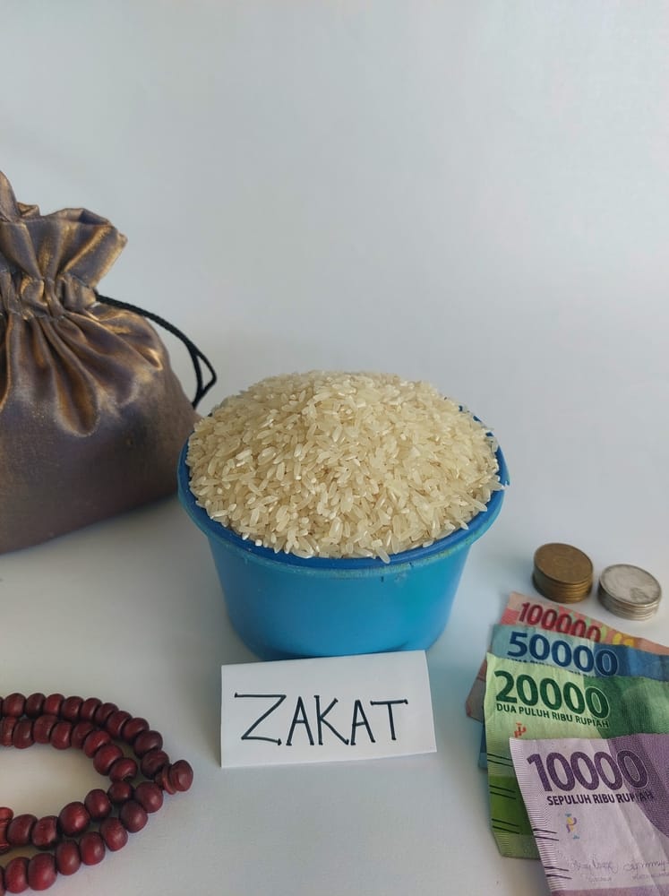 Zakat,Donation,For,Muslims,During,Ramadan,,Rice,And,Money,,Open